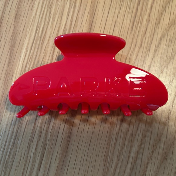 Parke Claw Clip Crimson Red NWT - Picture 6 of 9